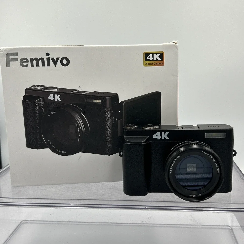 Femivo 4K Digital Vlogging Camera Bundle Photography Autofocus Flip Screen W/box